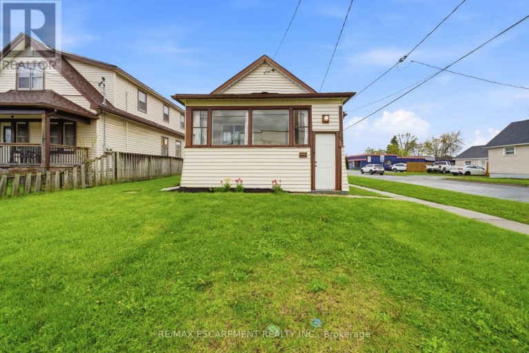 107 BROADWAY STREET, Welland (Broadway), Ontario, L3C5L6
