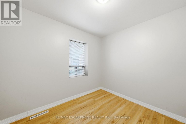 107 BROADWAY STREET, Welland (Broadway), Ontario, L3C5L6