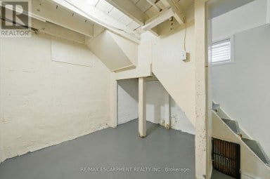 107 BROADWAY STREET Welland (Broadway) Ontario photo 22