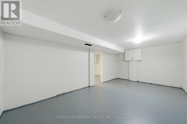 107 BROADWAY STREET Welland (Broadway) Ontario photo 27