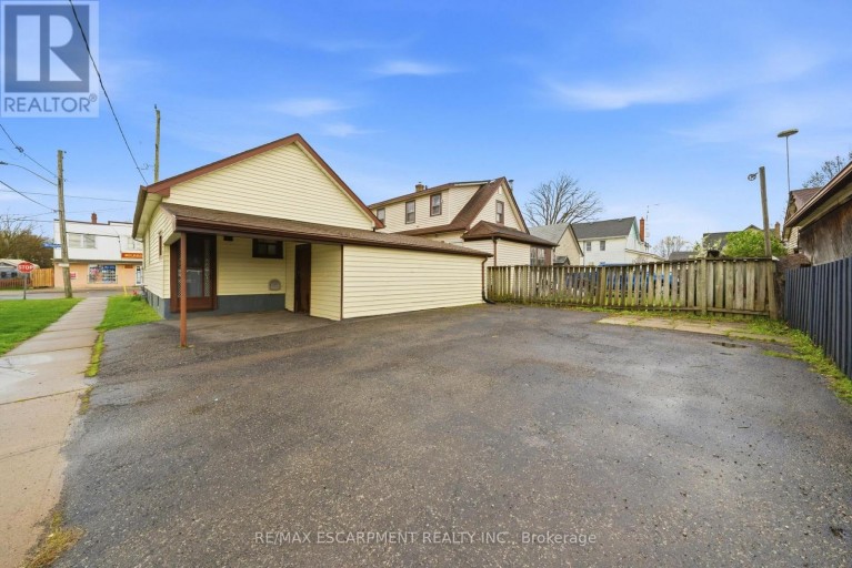 107 BROADWAY STREET, Welland (Broadway), Ontario, L3C5L6