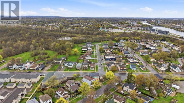 107 BROADWAY STREET, Welland (Broadway), Ontario, L3C5L6