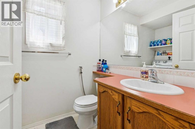 10521 Hidden Valley Drive NW, Calgary, Alberta, T3A5W8