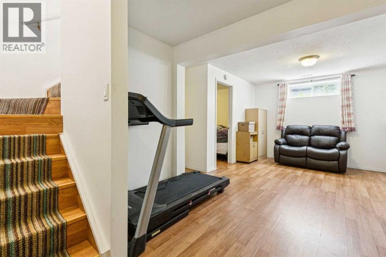 10521 Hidden Valley Drive NW, Calgary, Alberta, T3A5W8
