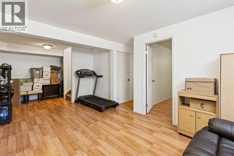 10521 Hidden Valley Drive NW, Calgary, Alberta, T3A5W8
