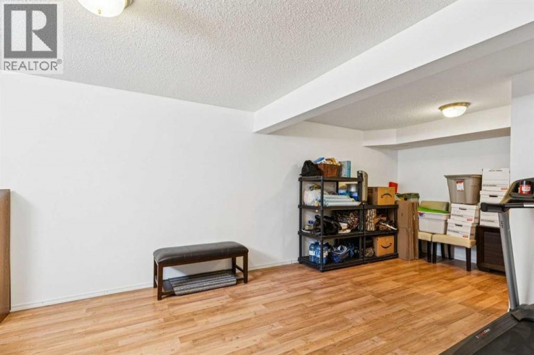 10521 Hidden Valley Drive NW, Calgary, Alberta, T3A5W8