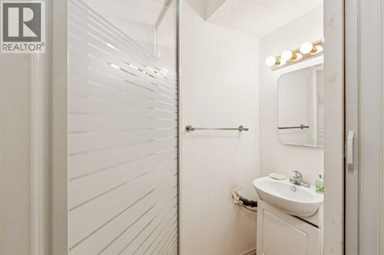 10521 Hidden Valley Drive NW, Calgary, Alberta, T3A5W8