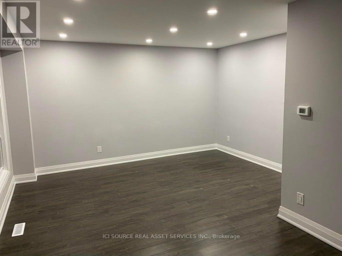 77 NEWBRIDGE CRESCENT, Brampton (Westgate), Ontario, L6S4B5