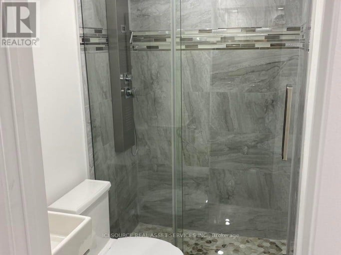 77 NEWBRIDGE CRESCENT, Brampton (Westgate), Ontario, L6S4B5
