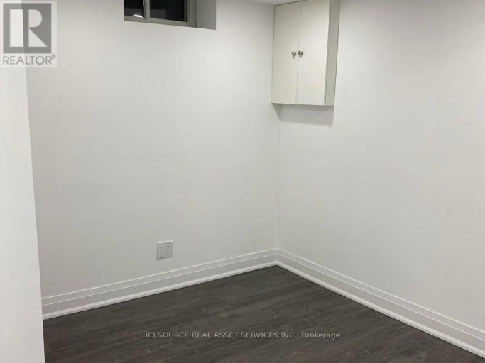 77 NEWBRIDGE CRESCENT, Brampton (Westgate), Ontario, L6S4B5