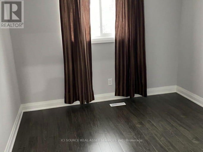 77 NEWBRIDGE CRESCENT, Brampton (Westgate), Ontario, L6S4B5