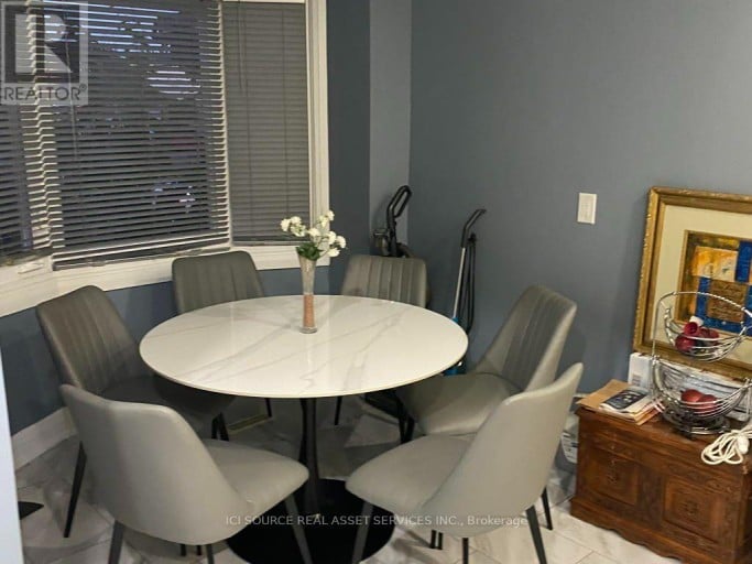 77 NEWBRIDGE CRESCENT, Brampton (Westgate), Ontario, L6S4B5