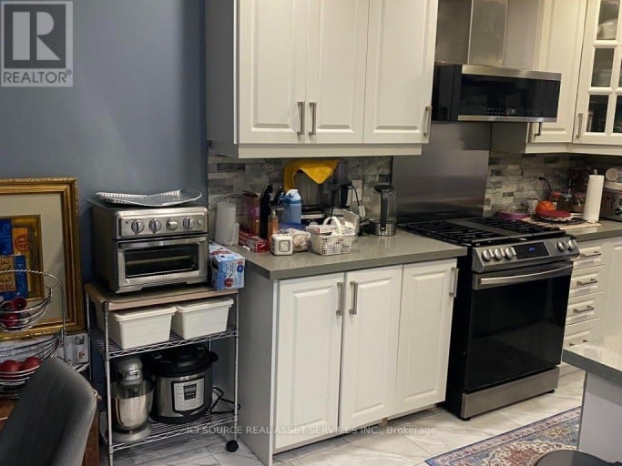 77 NEWBRIDGE CRESCENT, Brampton (Westgate), Ontario, L6S4B5