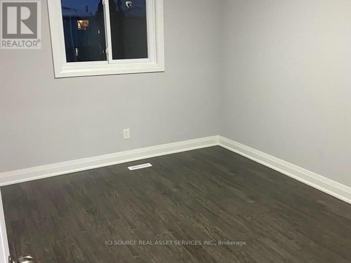 77 NEWBRIDGE CRESCENT, Brampton (Westgate), Ontario, L6S4B5