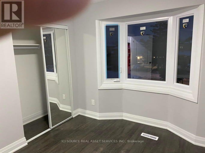 77 NEWBRIDGE CRESCENT, Brampton (Westgate), Ontario, L6S4B5