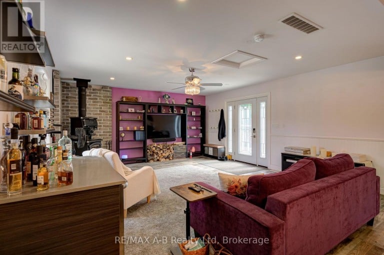195 CEDAR ROAD, Perth East (Crystal Lake), Ontario, N5A6S6