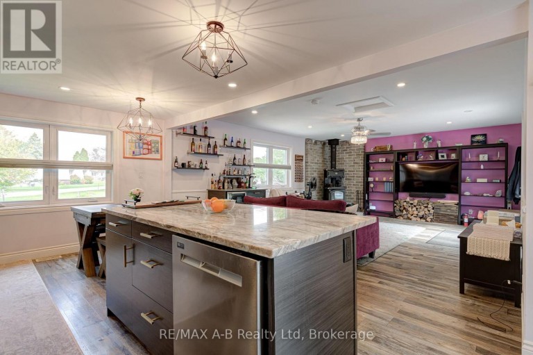 195 CEDAR ROAD, Perth East (Crystal Lake), Ontario, N5A6S6