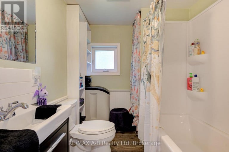 195 CEDAR ROAD, Perth East (Crystal Lake), Ontario, N5A6S6