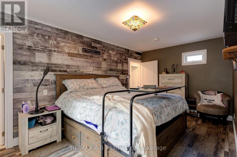 195 CEDAR ROAD, Perth East (Crystal Lake), Ontario, N5A6S6