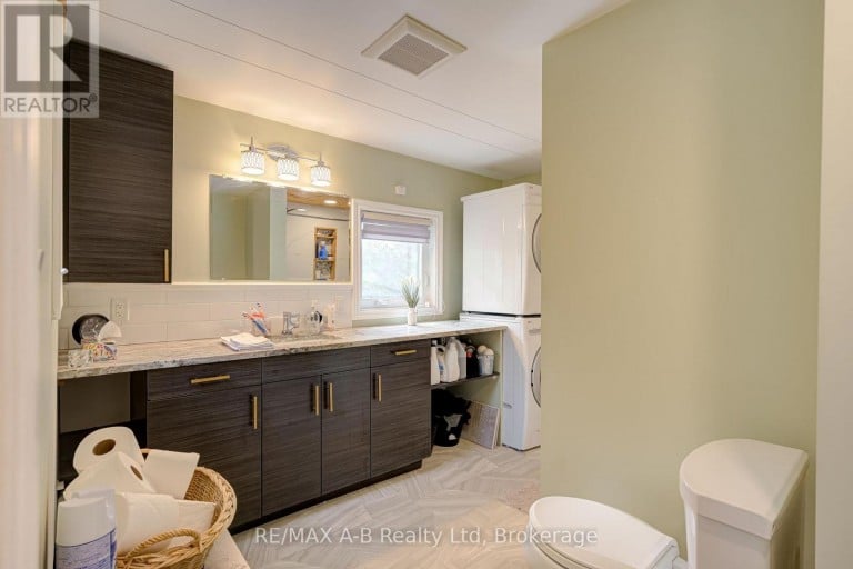 195 CEDAR ROAD, Perth East (Crystal Lake), Ontario, N5A6S6