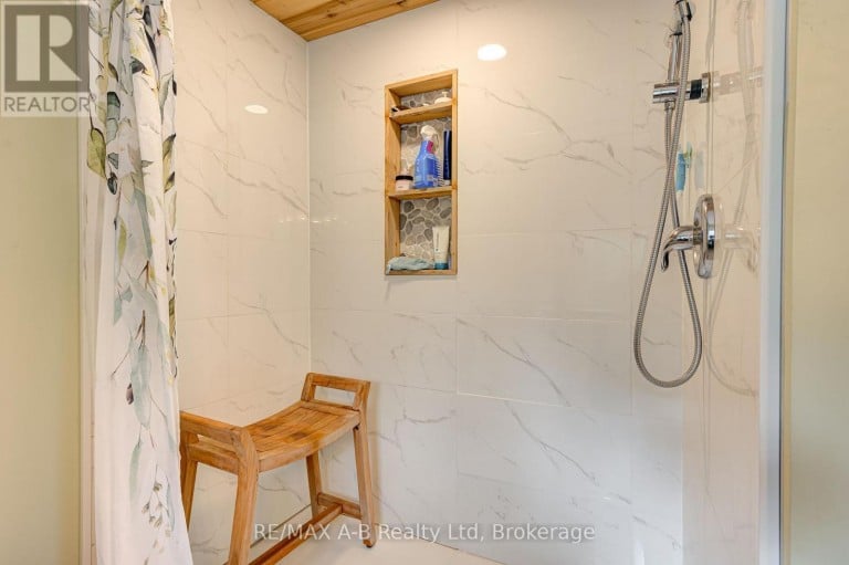 195 CEDAR ROAD, Perth East (Crystal Lake), Ontario, N5A6S6