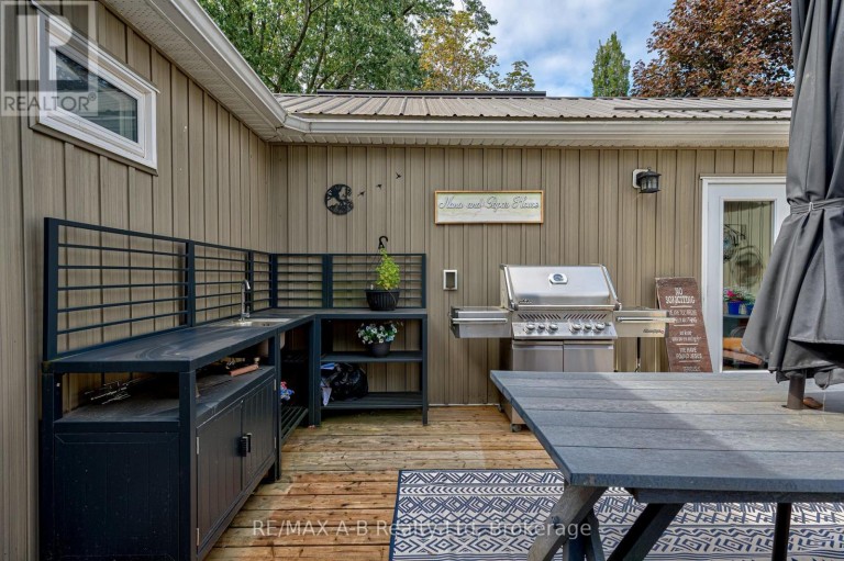 195 CEDAR ROAD, Perth East (Crystal Lake), Ontario, N5A6S6