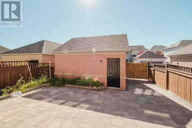 17 WILDMOOR STREET Markham (Cornell) Ontario photo 3