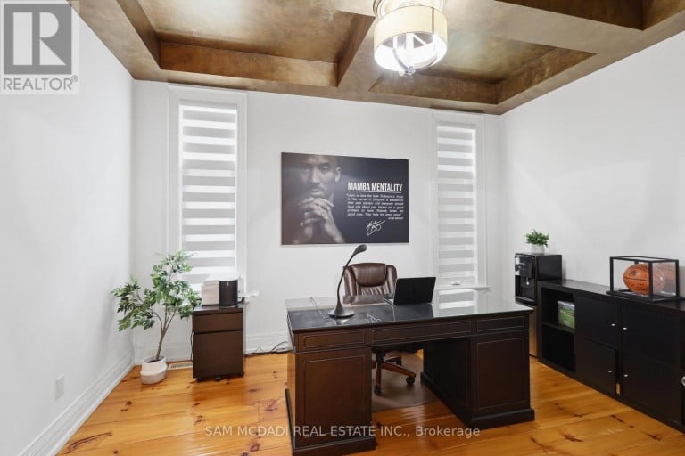 725 QUEENSWAY W, Mississauga (Erindale), Ontario, L5C1A7