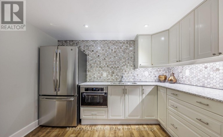 121 WEST 23RD STREET, Hamilton (Westcliffe), Ontario, L9C4V6