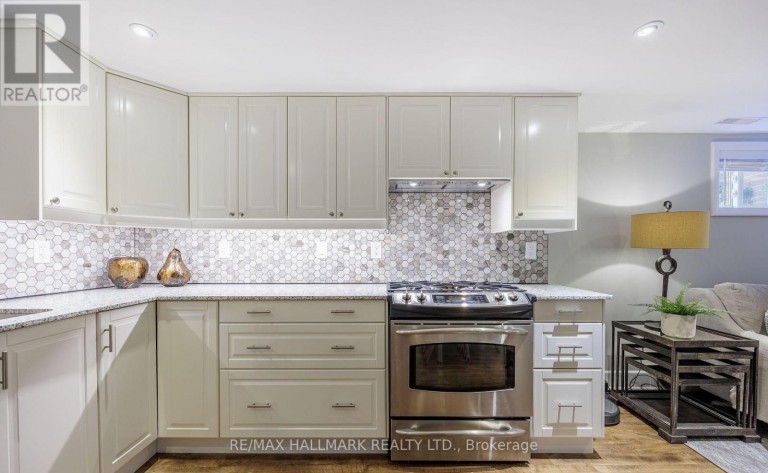 121 WEST 23RD STREET, Hamilton (Westcliffe), Ontario, L9C4V6