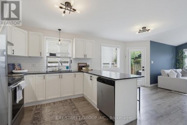 213 HAWTHORNE ROAD London North (North E) Ontario photo 12