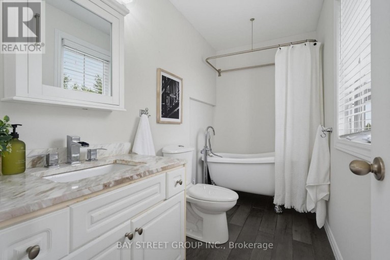 213 HAWTHORNE ROAD, London North (North E), Ontario, N6G5A2