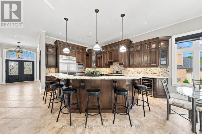 82 MARGARET AVENUE, Hamilton (Stoney Creek), Ontario, L8G3G5