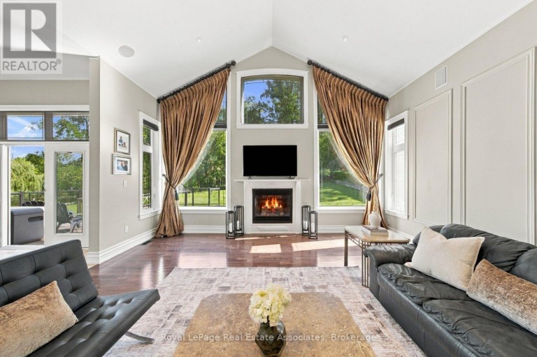 82 MARGARET AVENUE, Hamilton (Stoney Creek), Ontario, L8G3G5