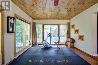 1693 RIVER ROAD W Wasaga Beach Ontario photo 18