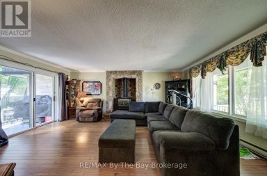 1693 RIVER ROAD W Wasaga Beach Ontario photo 20