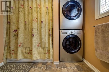 1693 RIVER ROAD W Wasaga Beach Ontario photo 32