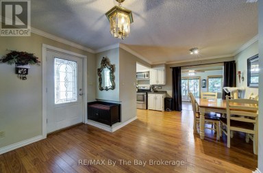 1693 RIVER ROAD W Wasaga Beach Ontario photo 5