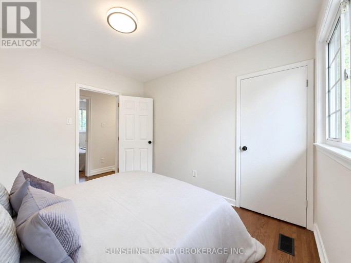 48 BELLBURY CRESCENT, Toronto (Don Valley Village), Ontario, M2J2J8