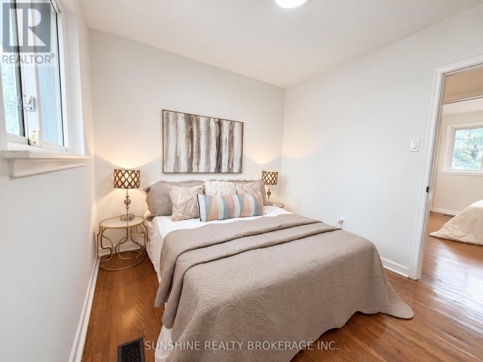48 BELLBURY CRESCENT, Toronto (Don Valley Village), Ontario, M2J2J8