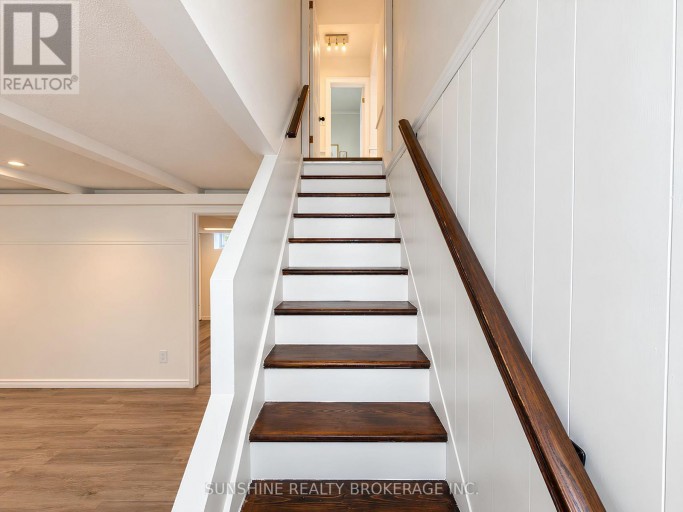 48 BELLBURY CRESCENT, Toronto (Don Valley Village), Ontario, M2J2J8