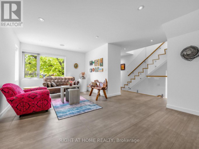 76 FERRIS ROAD, Toronto (O'Connor-Parkview), Ontario, M4B1G4