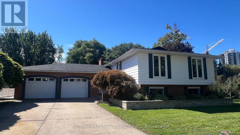 4 PYRAMID PLACE, St. Catharines (Glendale/Glenridge), Ontario, L2T2N7