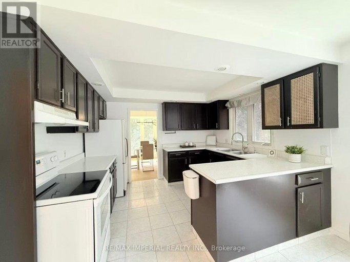 4 PYRAMID PLACE, St. Catharines (Glendale/Glenridge), Ontario, L2T2N7