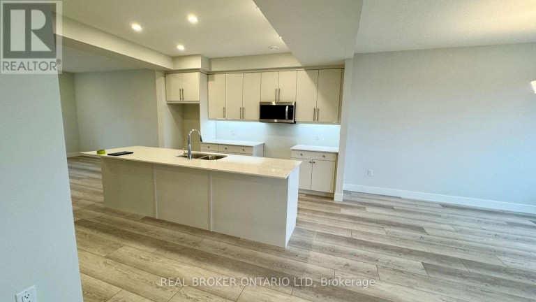 44 - 925 DEVERON CRESCENT, London South (South J), Ontario, N5Z5A4