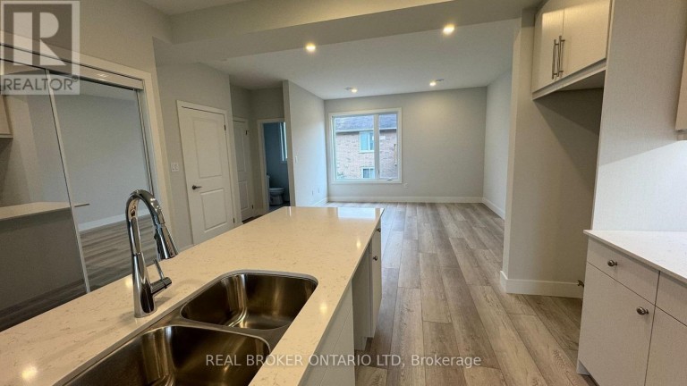 44 - 925 DEVERON CRESCENT, London South (South J), Ontario, N5Z5A4