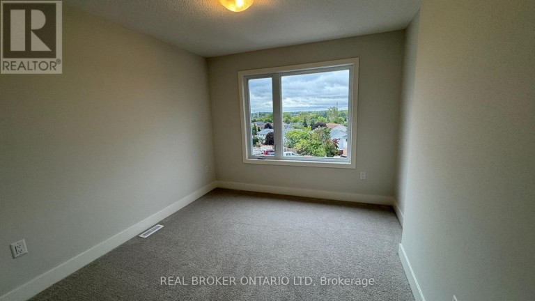 44 - 925 DEVERON CRESCENT, London South (South J), Ontario, N5Z5A4