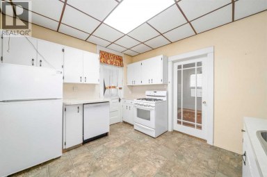 362 7 Street SE Medicine Hat Alberta photo 10