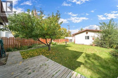 362 7 Street SE Medicine Hat Alberta photo 35