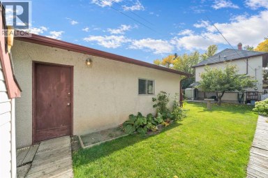 362 7 Street SE Medicine Hat Alberta photo 37